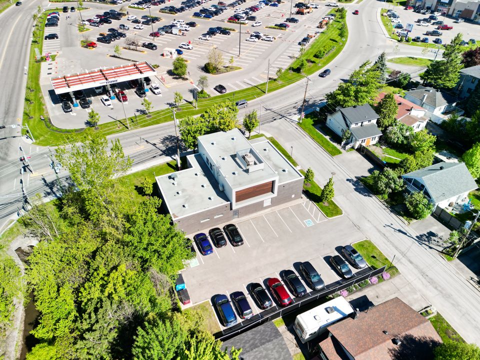 Photo — Immeuble commercial, 1, rue Gauthier, Saint-Jérôme