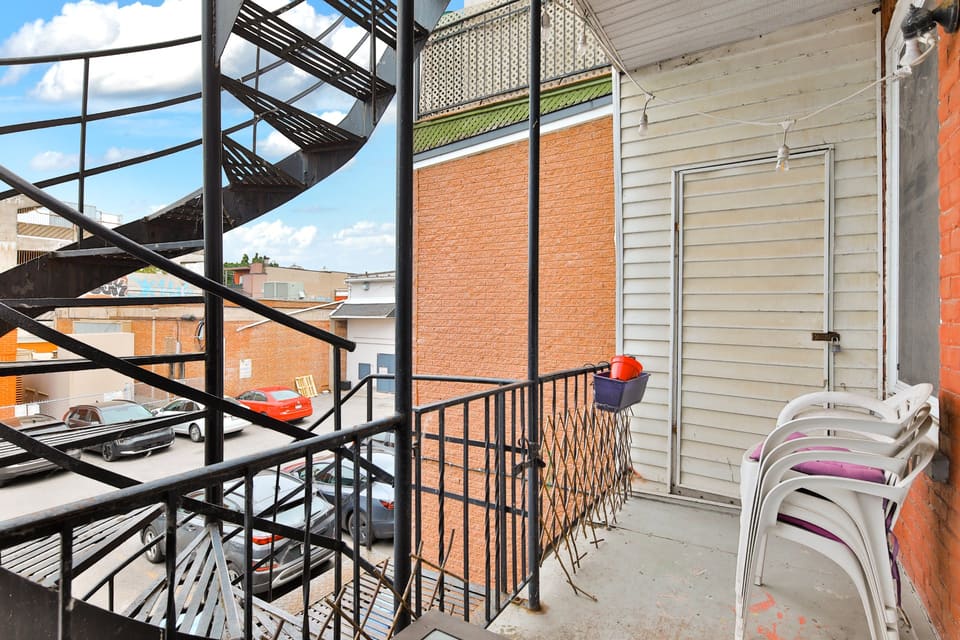 Balcon — Quintuplex, 301-311, Rue de l'Église, Verdun