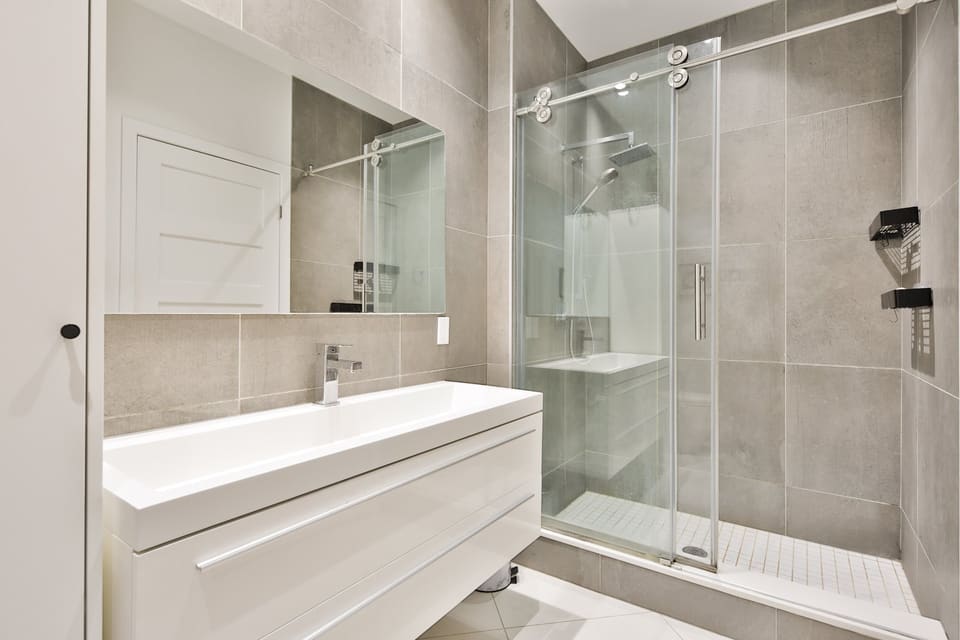 Salle de bains attenante à la CCP — Penthouse, 2285, Av. Ekers, app. PH404, Mont-Royal
